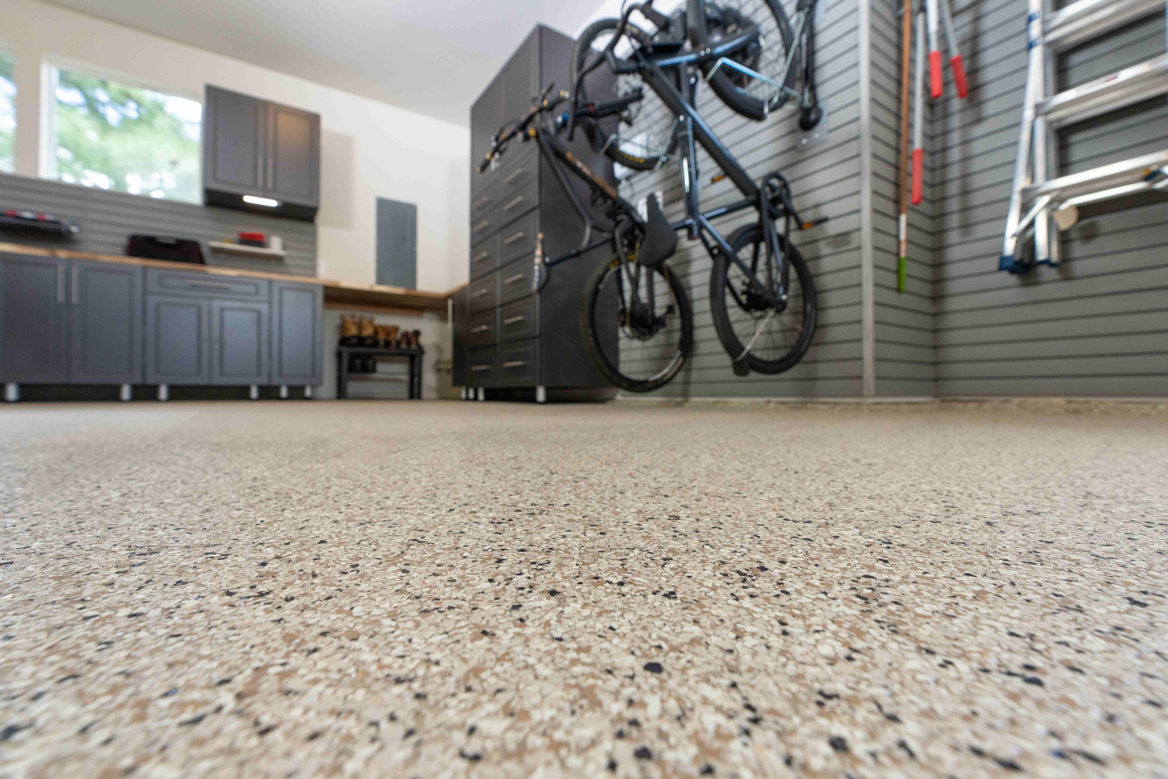 Modern Garage in Indio