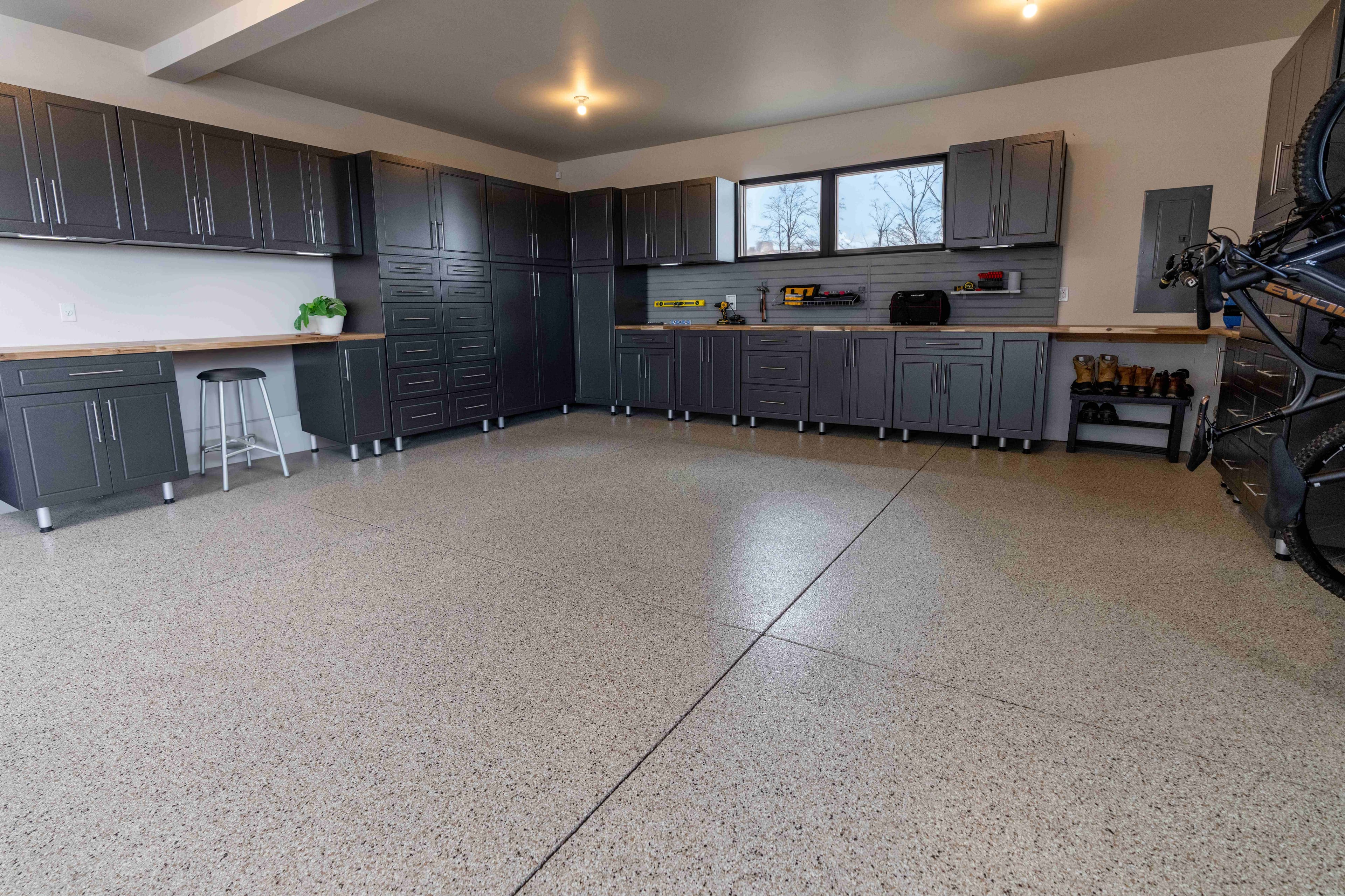 Mountain Garage in Palm Desert