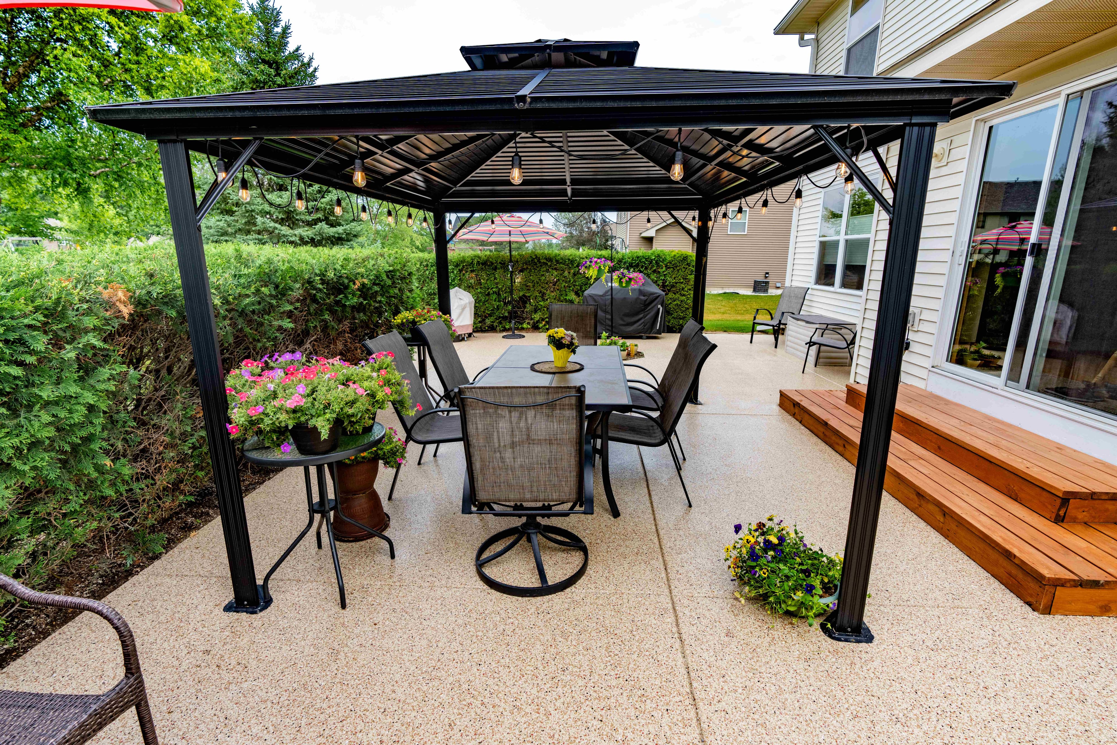Modern Patio in Palm Desert